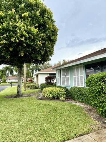 9740 Pecan Tree Drive, Boynton Beach, FL 33436