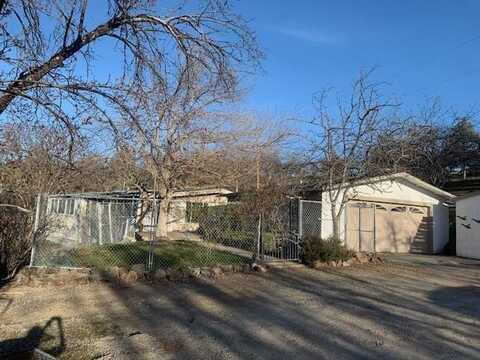 1120 Rolling Hills Drive, Yreka, CA 96097