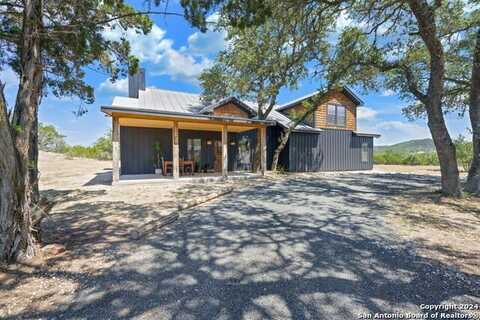 252 Heartland Lane, Pipe Creek, TX 78063