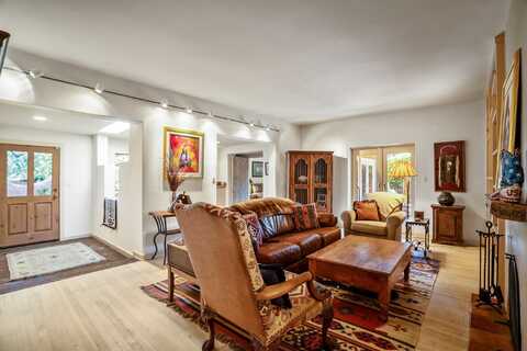 223 Artist Road, Santa Fe, NM 87501