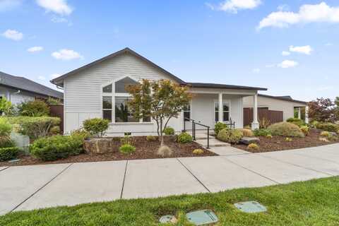 451 S Haskell Street, Central Point, OR 97502