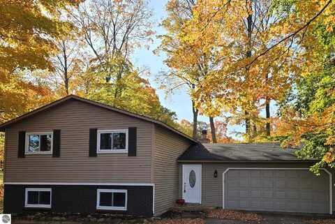 1852 E Potter Road, Traverse City, MI 49696