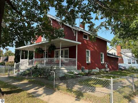 121 S Kinney Avenue, Mount Pleasant, MI 48858