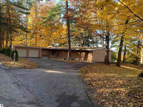 1620 Timber Lane, Traverse City, MI 49686