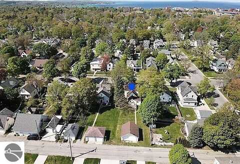 311 W 12th Street, Traverse City, MI 49684