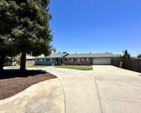 5820 W Caldwell Avenue, Visalia, CA 93277