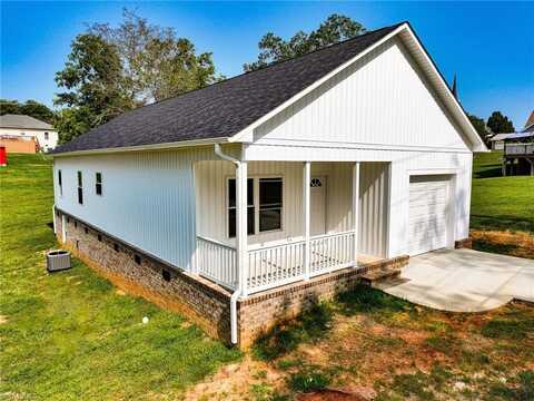 309 S Stephens Street, Pilot Mountain, NC 27041