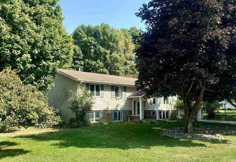 506 Pine Crest Drive, Decorah, IA 52101