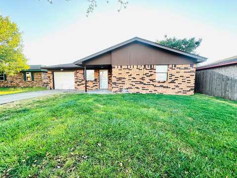 1305 Bruce Avenue, Dumas, TX 79029