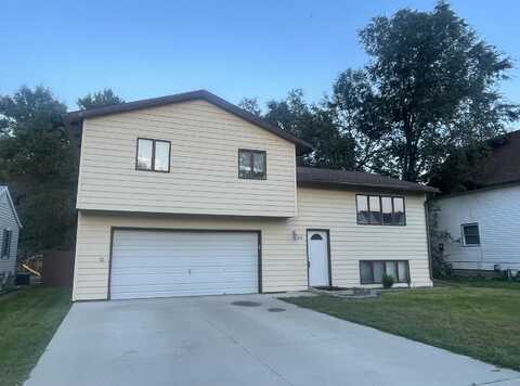 1019 S Aldrich Street, Aberdeen, SD 57401