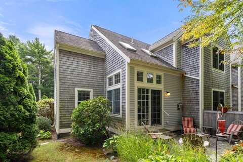 75 Blue Spruce Way, Mashpee, MA 02649