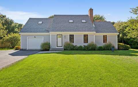 21 Minnetuxet Way, Yarmouth Port, MA 02675