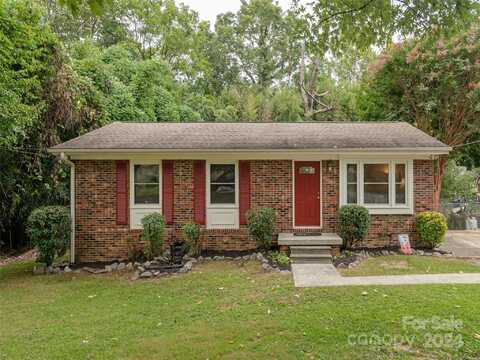 423 Oklahoma Avenue, Hendersonville, NC 28739