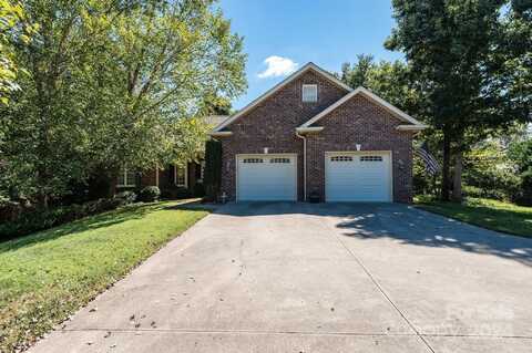 6160 Hayden Drive NE, Hickory, NC 28601