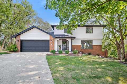 7108 Benton Court, Urbandale, IA 50322