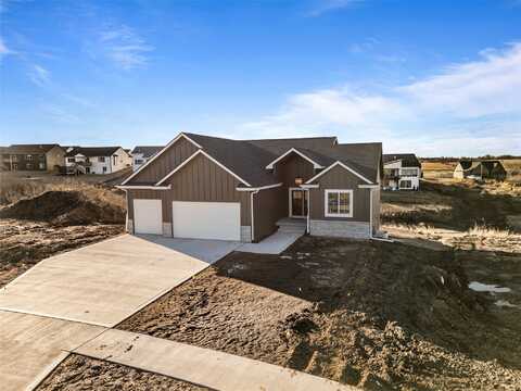 2307 Green Leaf Circle, Norwalk, IA 50211