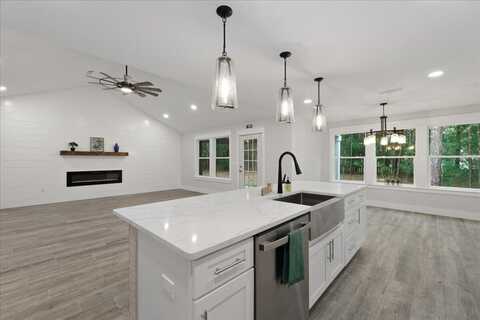 172 Frazier Road, DeFuniak Springs, FL 32433