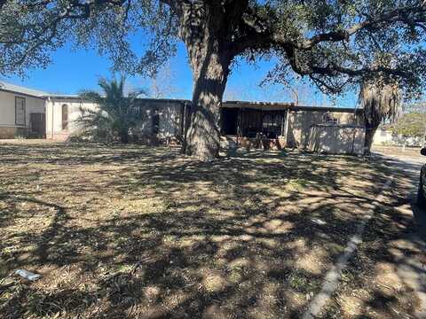 21 San Pedro Circle, Brackettville, TX 78832