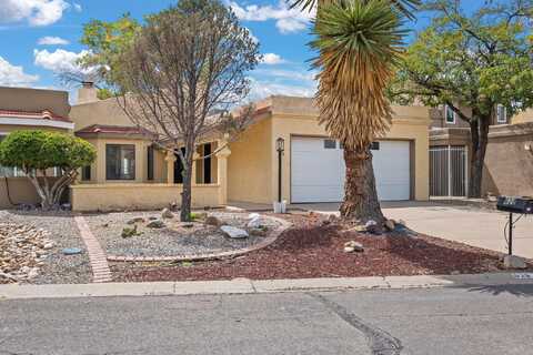 628 Lakeview Circle SE, Rio Rancho, NM 87124