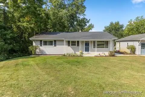 13571 Woodrow Avenue NW, Grand Rapids, MI 49534