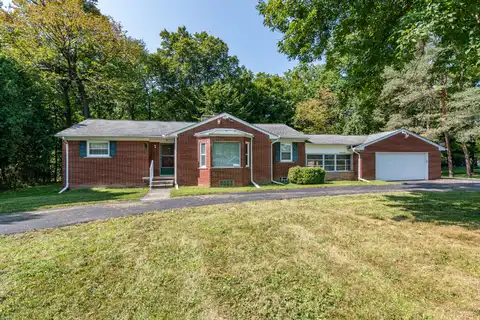 28425 Ranchwood Drive, Southfield, MI 48076