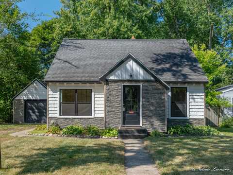 1221 Bronx Avenue, Kalamazoo, MI 49048