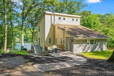 230 Waconia Rd, Vernon, NJ 07422