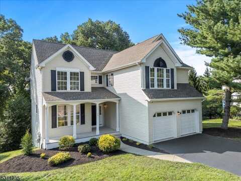 74 Canada Goose Dr, Allamuchy, NJ 07840