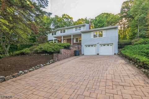 43 Wolfe Dr, Wanaque, NJ 07465