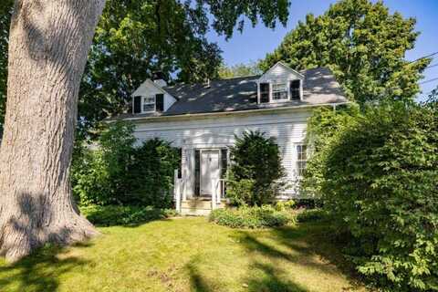 10 Pleasant Street, Kennebunkport, ME 04046