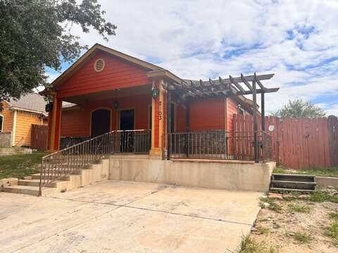 2103 Los Cerezos Dr, Laredo, TX 78046