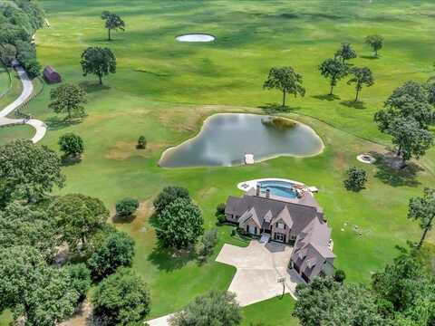 1811 Caspers Cove, Lufkin, TX 75904