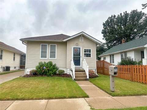 121 East 1st Street, Roxana, IL 62084