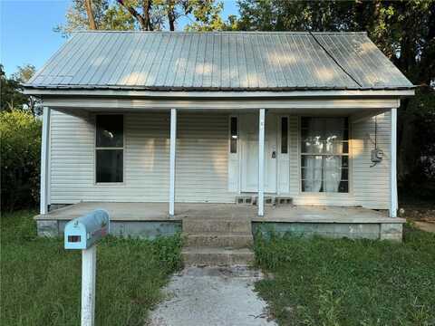 504 1st St, Doniphan, MO 63935