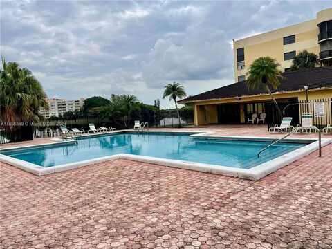 6575 W Oakland Park Blvd, Lauderhill, FL 33313