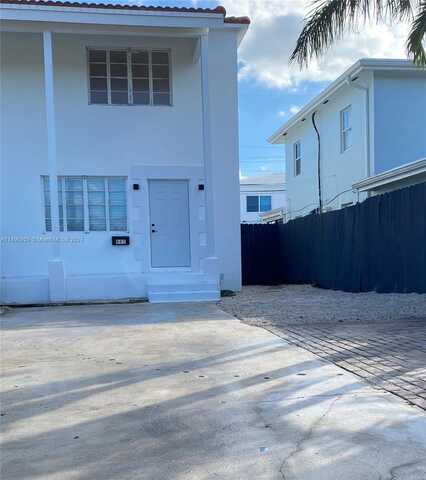 660 86th St, Miami Beach, FL 33141