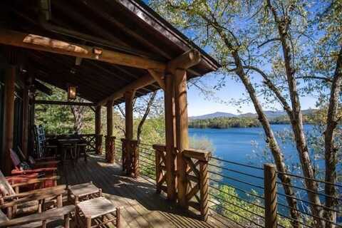 4 Lakeside Trl, ROBBINSVILLE, NC 28771