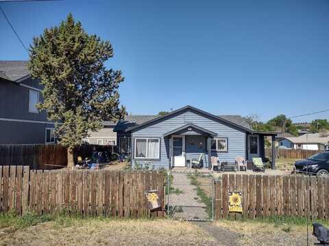 864 SW 3rd Street, Madras, OR 97741