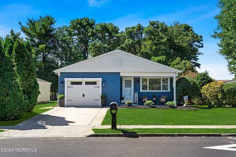 21 Tapola Road, Toms River, NJ 08757