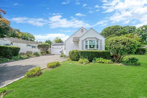 120 Winganhauppauge Road, Islip, NY 11751