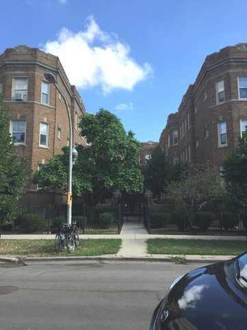 828 W Sunnyside Avenue, Chicago, IL 60640