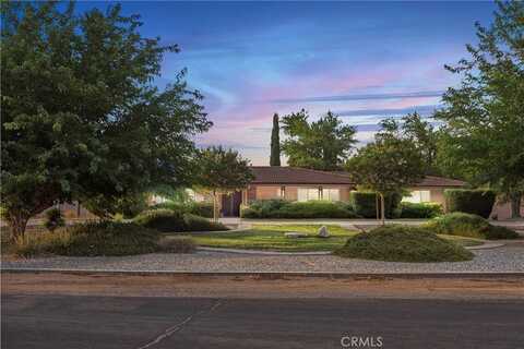 19476 Yanan Road, Apple Valley, CA 92307