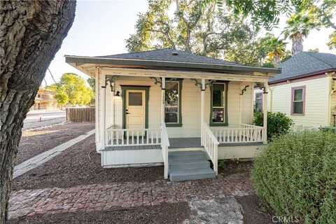 1705 Oak Street, Paso Robles, CA 93446