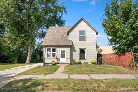 104 9th Street NW, Barberton, OH 44203