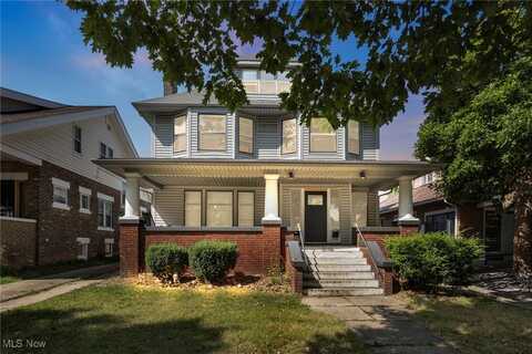 3136 West Boulevard, Cleveland, OH 44111