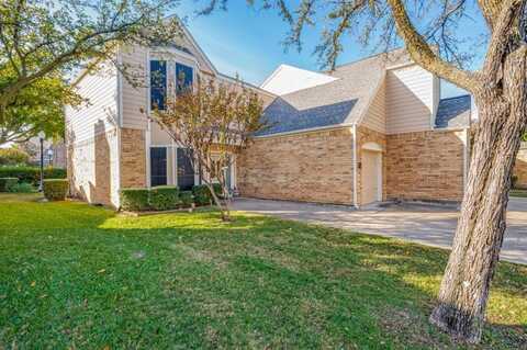 213 Cimarron Trail, Irving, TX 75063