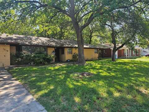 1310 Belmont Street, Gainesville, TX 76240