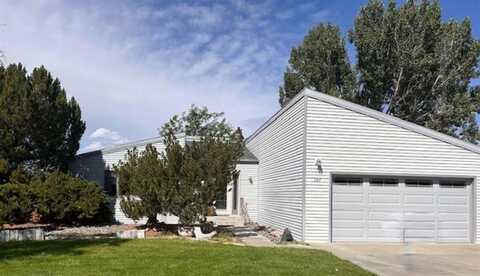 547 Beartooth Dr, Powell, WY 82435