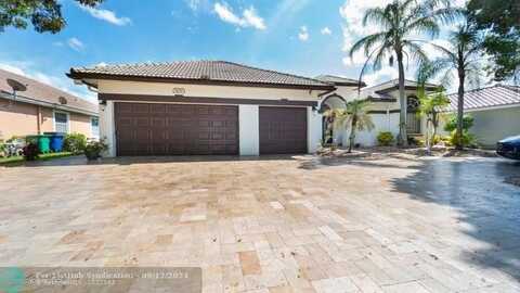 8252 NW 44th St, Coral Springs, FL 33065