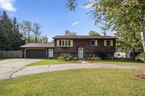 W7635 HILLWOOD Court, HORTONVILLE, WI 54944